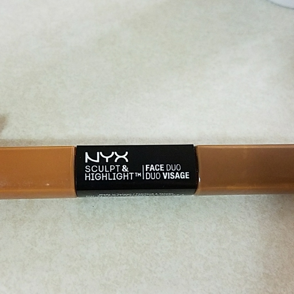 NYX sculpting contour face duo